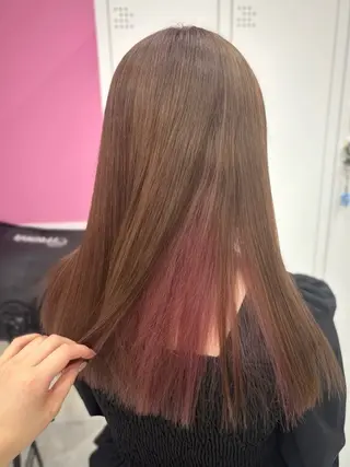 セミロング カラー 伊藤 綾のヘアスタイル