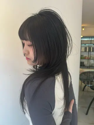 セミロング SHIN レイヤー‪‪カットのヘアスタイル
