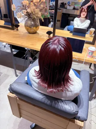 カラー 大参 花のヘアスタイル