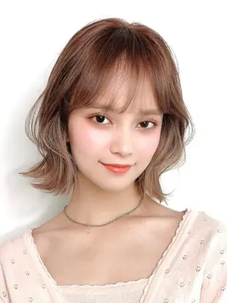 セミロング カラー パーマ ヘアアレンジ JYUNESU所属・韓国・韓国ヘア 髪質改善のヘアスタイル