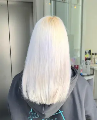 ミディアム 艶髪レイヤー/ ハイトーンKeitaのヘアスタイル