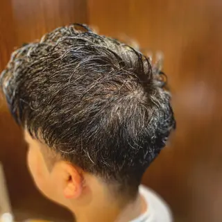 ショート パーマ 佐々木 宥人のヘアスタイル