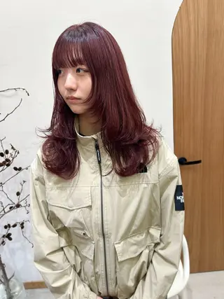セミロング カラー パーマ ヘアアレンジ 髪と音処　マトぺ所属・デザインカラー/ボブ ブリーチカラー/ユリのヘアスタイル