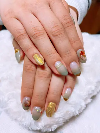 ネイル The Best Beauty受付担当のヘアスタイル