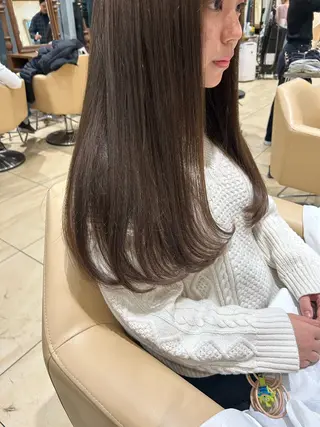 ロング レイヤーカット/ 透明感カラー/カナのヘアスタイル