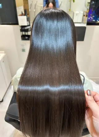 ロング Emüest髪質改善 👩🏼🖤cocoのヘアスタイル