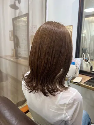 セミロング 一谷 樹のヘアスタイル
