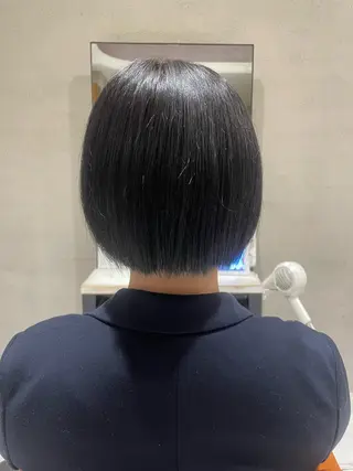 ショート 頭から整える美容師 松田のヘアスタイル