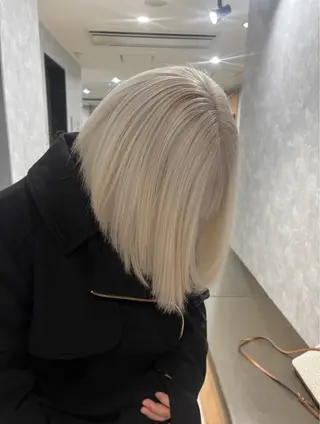 ショート カラー 🌐NATSUMI 🌐【寒色カラー】のヘアスタイル