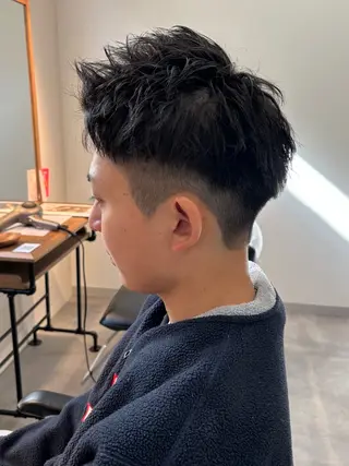 メンズ フェザーパーマ/韓国 /メンズカット/保立のヘアスタイル