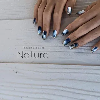 ネイル マツエク・マツパ アイブロウ beautyroom Naturaのネイルデザイン