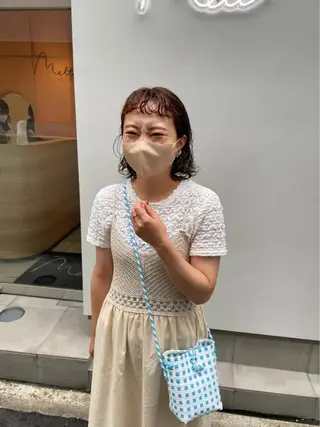 ミディアム パーマ 上平 綾菜のヘアスタイル