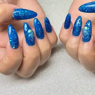 ネイル VIERU 🌈🎀💖のネイルデザイン