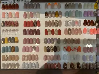 ネイル Rela・S アロマリンパ、ハイパーナイフ、痩身、小顔所属・Mika 🩵のネイルデザイン