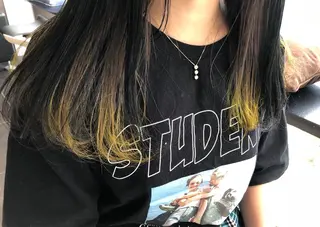 カラー 小田 莉加子のヘアスタイル