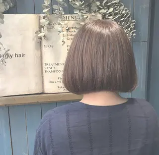 ショート カラー ブリーチ、パーマ 西部笑のヘアスタイル