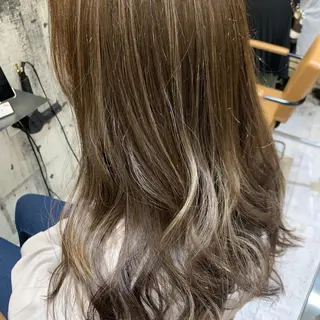 カラー ヤマダ サクラのヘアスタイル