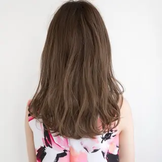 穏やかな美容室 🧑🏻‍🎨のヘアスタイル