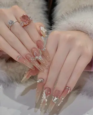 ネイル ヒユ ネイル所属・ゆうな ネイル サロンのネイルデザイン