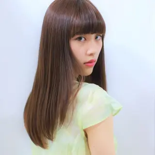 ロング 山崎 彩音のヘアスタイル