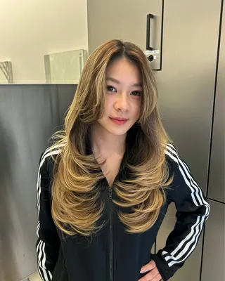 ロング 大人レイヤー/艶美髪 🇺🇸TOMONAのヘアスタイル