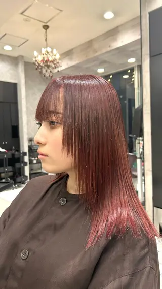 セミロング ハイトーンカラー✨️ Amiのヘアスタイル