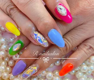 ロング R NAILSALONのネイルデザイン