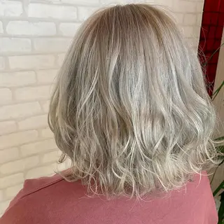 ミディアム カラー 中川 拓弥のヘアスタイル