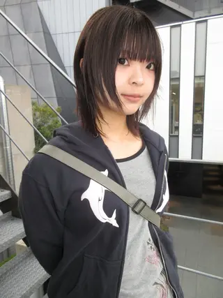 ミディアム レイヤーカット\ウル フ　chinatsuのヘアスタイル