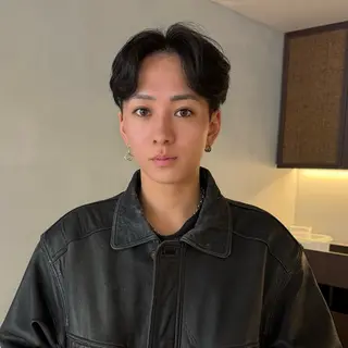 メンズ FILMS Chiba所属・Hiroki/韓国 センターパートのヘアスタイル