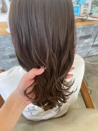 セミロング カラー SALOWIN静岡　呉服町通り店所属・杉山 莉香のヘアスタイル