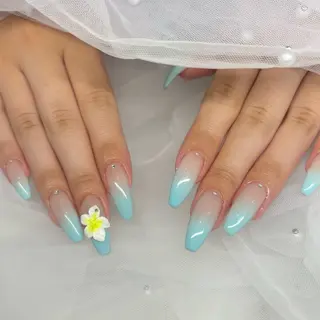 ネイル . 未來のネイルデザイン