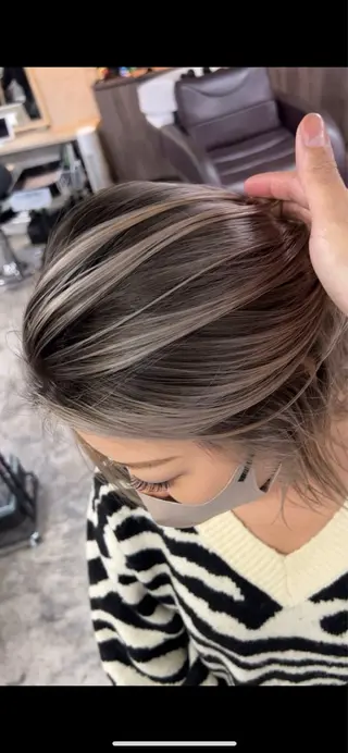 セミロング カラー apollo yokohama所属・バレイヤージュ横浜 ハイライトのヘアスタイル
