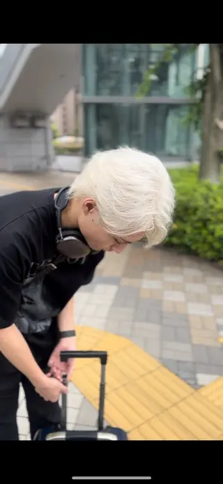 カラー ROVER所属・👑ホワイトカラー ブロンド特化👑映人のヘアスタイル