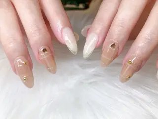 ネイル ECLAT エクラ所属・寺山 千鶴のネイルデザイン