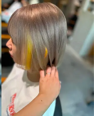 ショート カラー morrow by suntown所属・💙AKANE ハイトーン特化💙のヘアスタイル