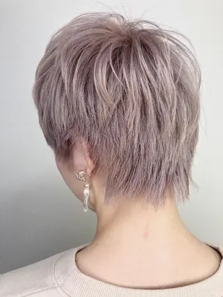 ショート カラー ito. ブリーチ/髪質改善のヘアスタイル