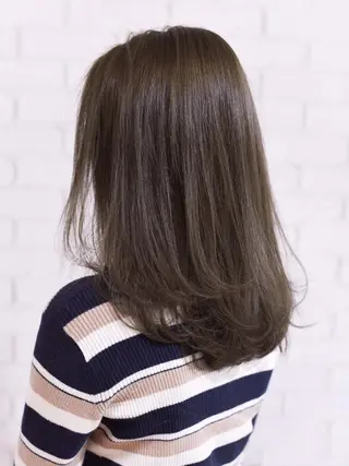 セミロング カラー エクステ（レミー毛） NINEのヘアスタイル