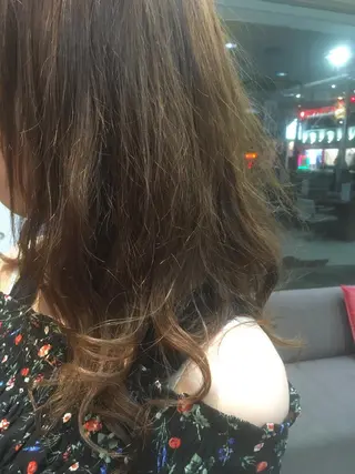 ミディアム カラー 白髪ぼかしハイライト 柳川拓哉のヘアスタイル