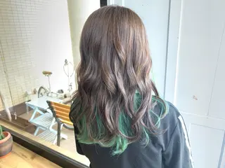 ロング カラー ツキダテ ユイのヘアスタイル