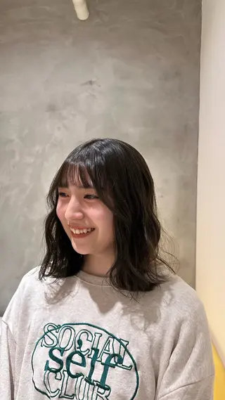 ミディアム カラー Lomalia Rukaのヘアスタイル