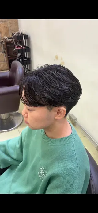 ショート メンズ フェザーパーマ🪶 シャドウ/ジュンエイのヘアスタイル