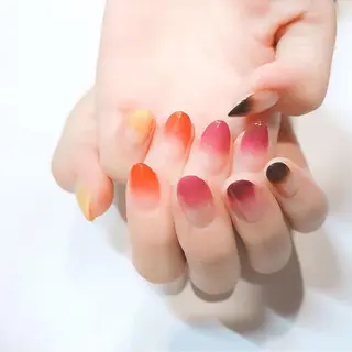 ネイル 指名支持率NO.1 スタイリストのヘアスタイル