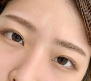 アイブロウ WHITE EYE 田井　初季の眉毛・アイブロウイメージ