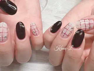 ネイル 芦辺 香奈のネイルデザイン