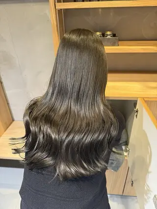 ロング Ashe　oleng所属・オモヤ ウタノのヘアスタイル