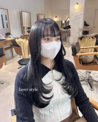 ロング 顔まわりレイヤー 🩶丸岡 優里のヘアスタイル