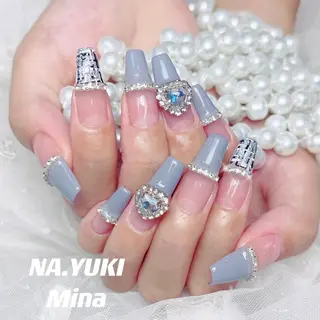 ネイル 🦋 Queenieのネイルデザイン