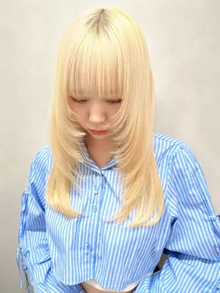 ロング ハイトーン/ 縮毛矯正のヘアスタイル