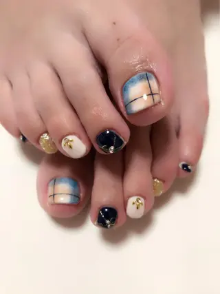 ネイル 'mm所属・'mm  (ミリ) ＭＡＮＡＭＩのネイルデザイン